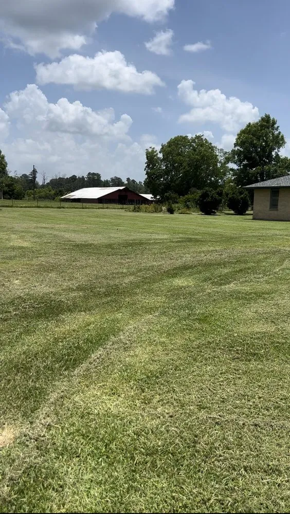 Reliable lawn care service in Amite City, LA by G & L Lawn And Maintenance Care