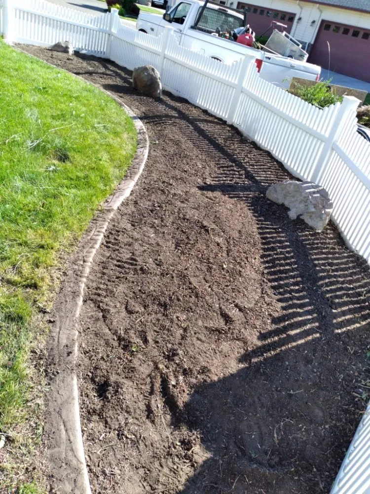 Top-rated yard maintenance experts serving Nampa, ID - G & L Lawn Care