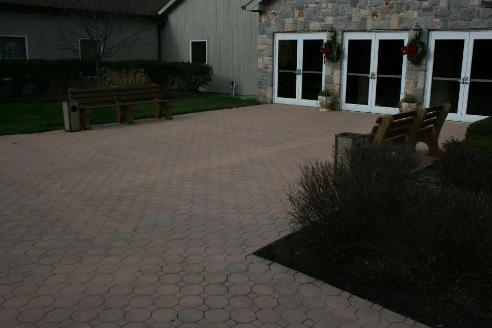 Affordable garden landscaping in Farmingdale, NJ by G & L Lawn Service