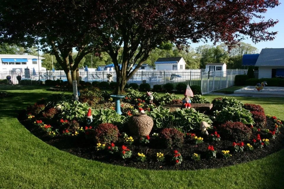 Affordable yard cleanup service experts serving Farmingdale, NJ - G & L Lawn Service