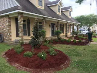 Reliable landscaping services experts serving Des Allemands, LA - G & M Lawn Services
