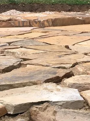 G & R Landscaping Logo