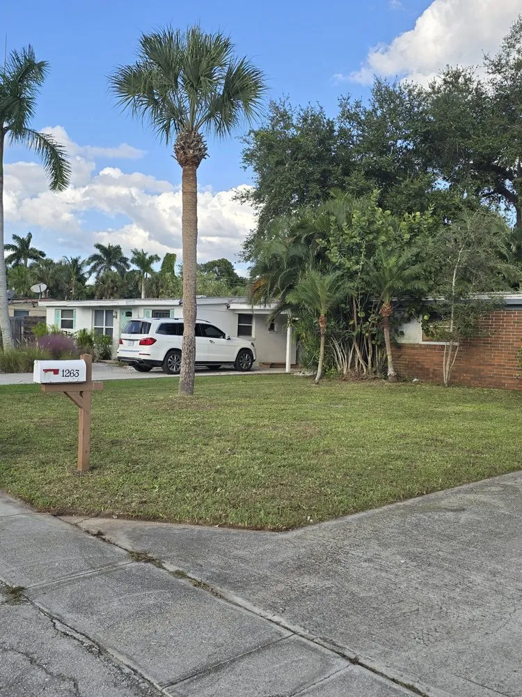 Trusted lawn care service experts serving Naples, FL - G & S Beautiful Paradise