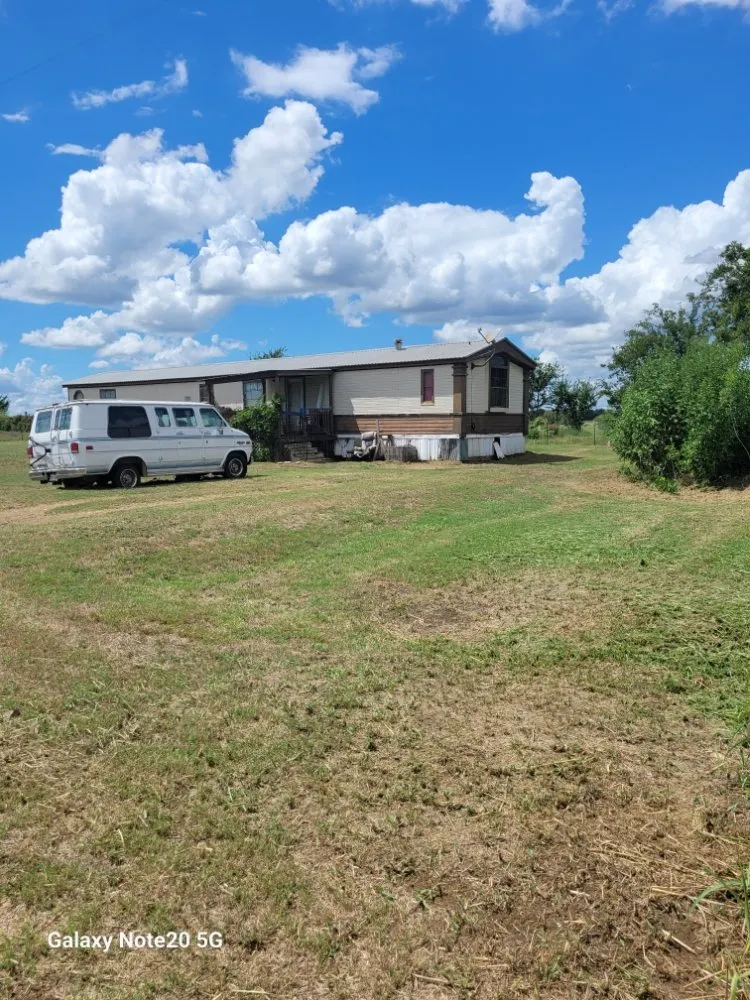 Professional lawn mowing service in Giddings, TX - G and T Lawn and Handyman Services