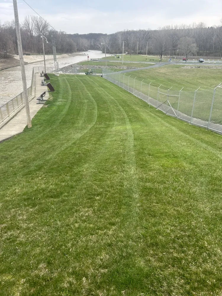 Top-rated yard cleanup service for outdoor upgrades across New Haven, IN - G And T Seevocw