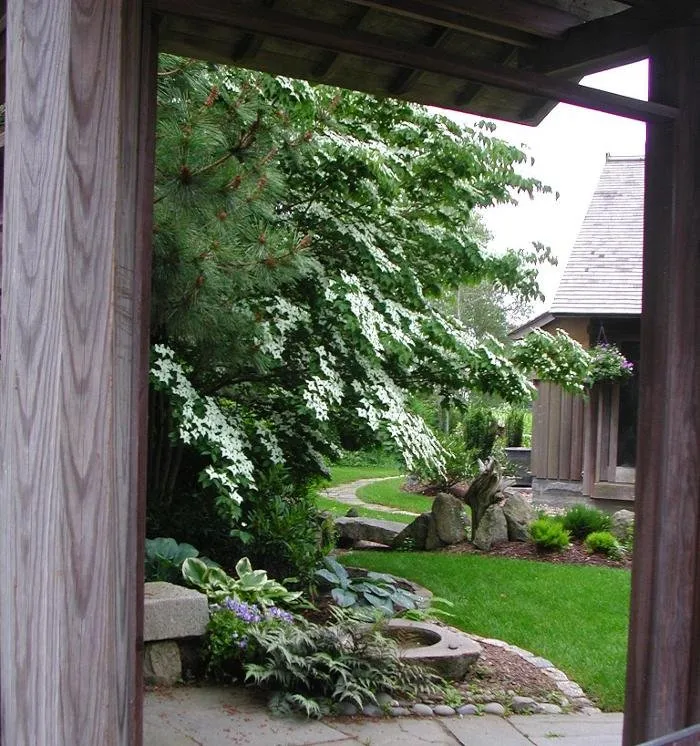 Custom garden landscaping experts serving Fairhaven, MA - G Bourne Knowles