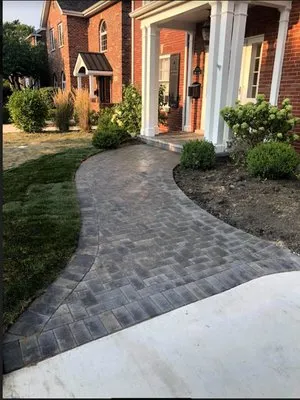 G E Landscaping Logo