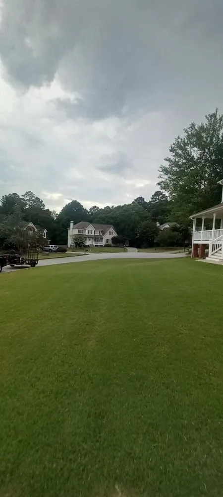 Expert lawn mowing service in Dallas, GA - G I Scapes