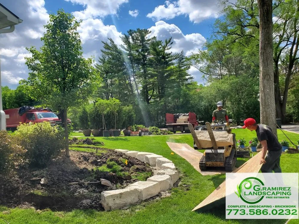 Affordable lawn care service for residential properties across Des Plaines, IL - G. Ramirez Landscaping