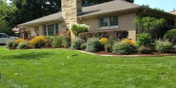 Trusted outdoor landscaping for beautiful yards across Des Plaines, IL - G. Ramirez Landscaping