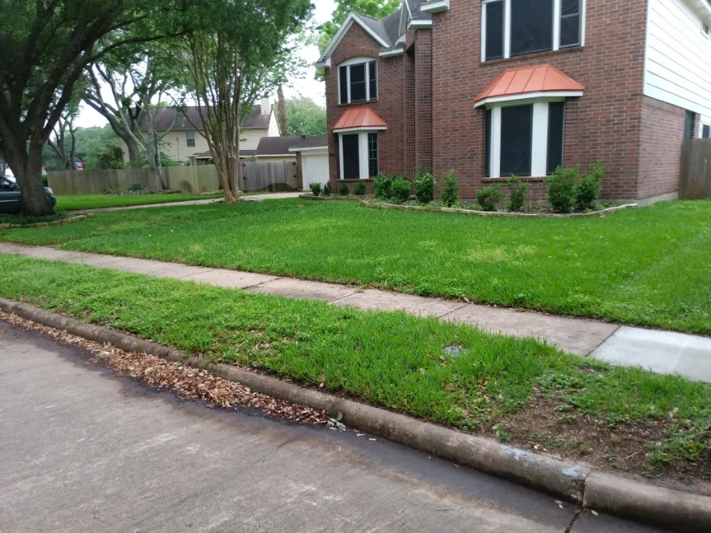 Local garden landscaping for beautiful yards across Fresno, TX - G S Landscaping