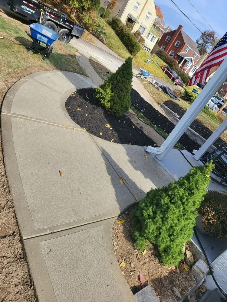 Expert landscaping services experts serving Greensburg, PA - G2 Hardscape