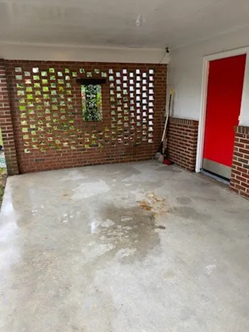 Expert landscaping services in Jacksonville, NC by G2G Lawn Maintenance and Power washing