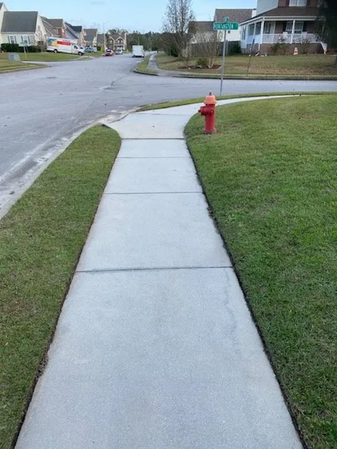 Local garden landscaping in Jacksonville, NC by G2G Lawn Maintenance and Power washing