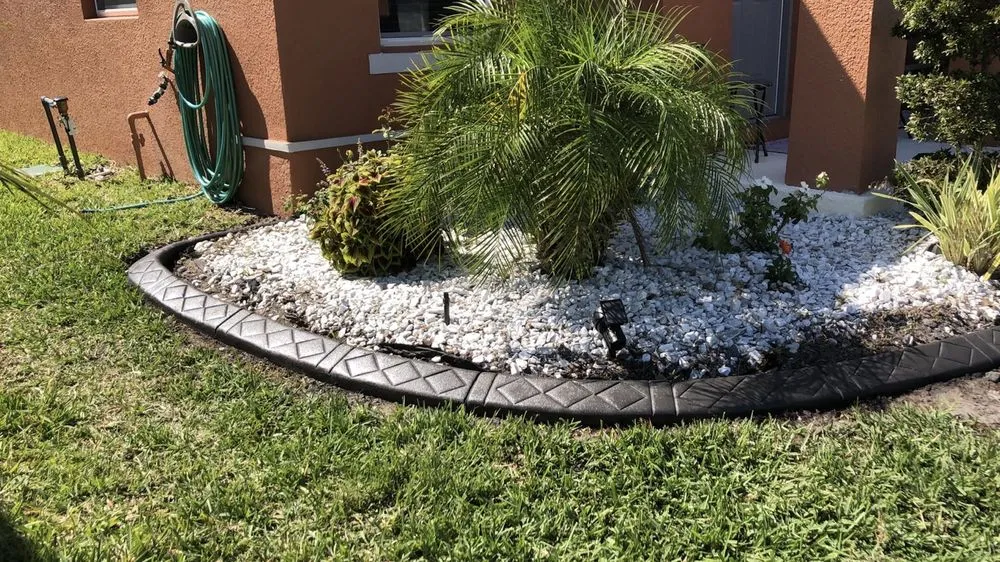Local garden landscaping in Kissimmee, FL - G7 Curbing