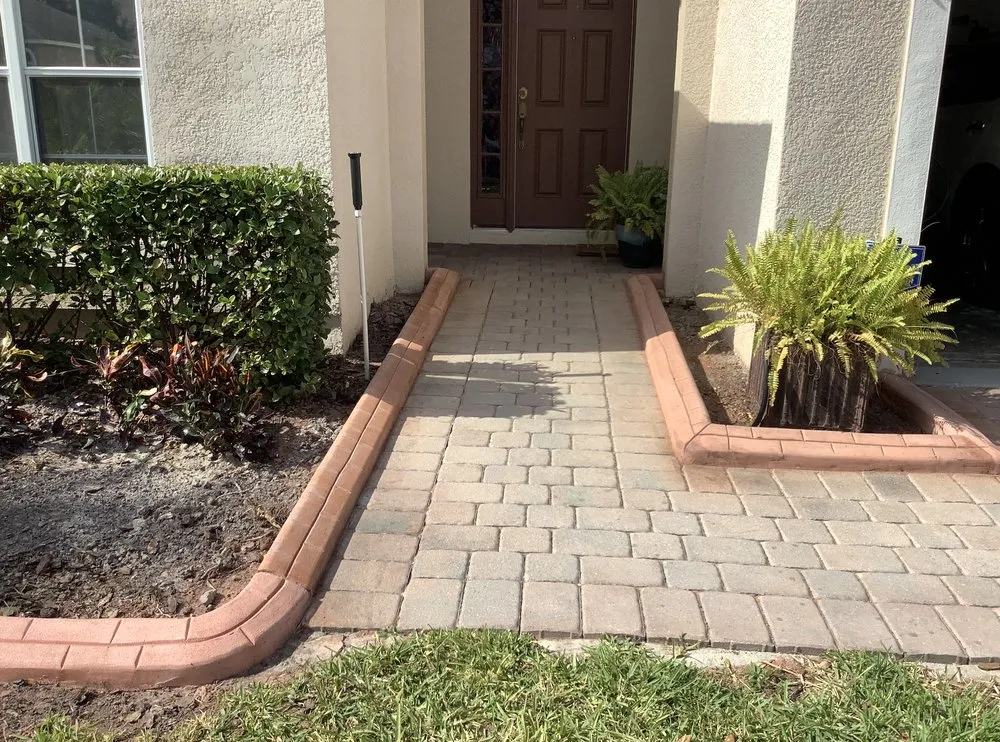 Top-rated lawn care service in Kissimmee, FL by G7 Curbing