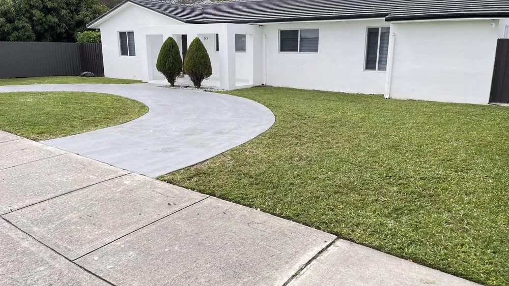 Custom yard cleanup service in Kendall, FL - GA Landscape Service