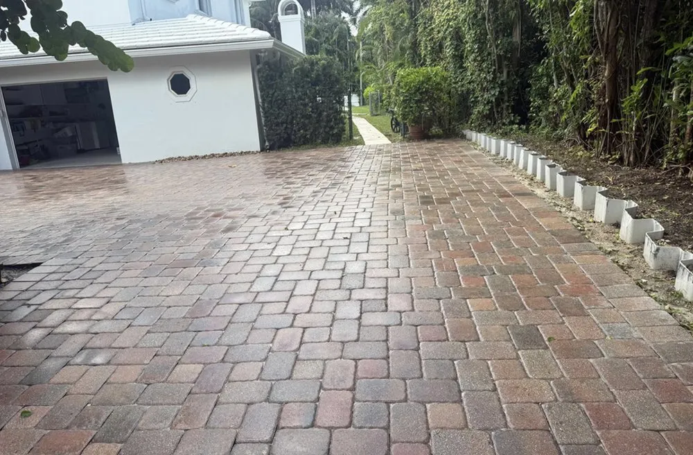 Top-rated lawn care service in Lake Worth Beach, FL - Gabriel Gog Pavers
