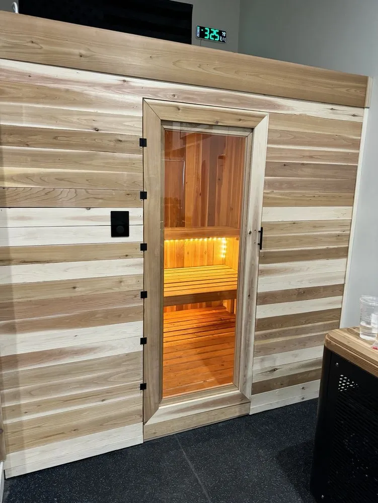 Local yard maintenance in Phoenix, AZ by Gabriel The Handyman