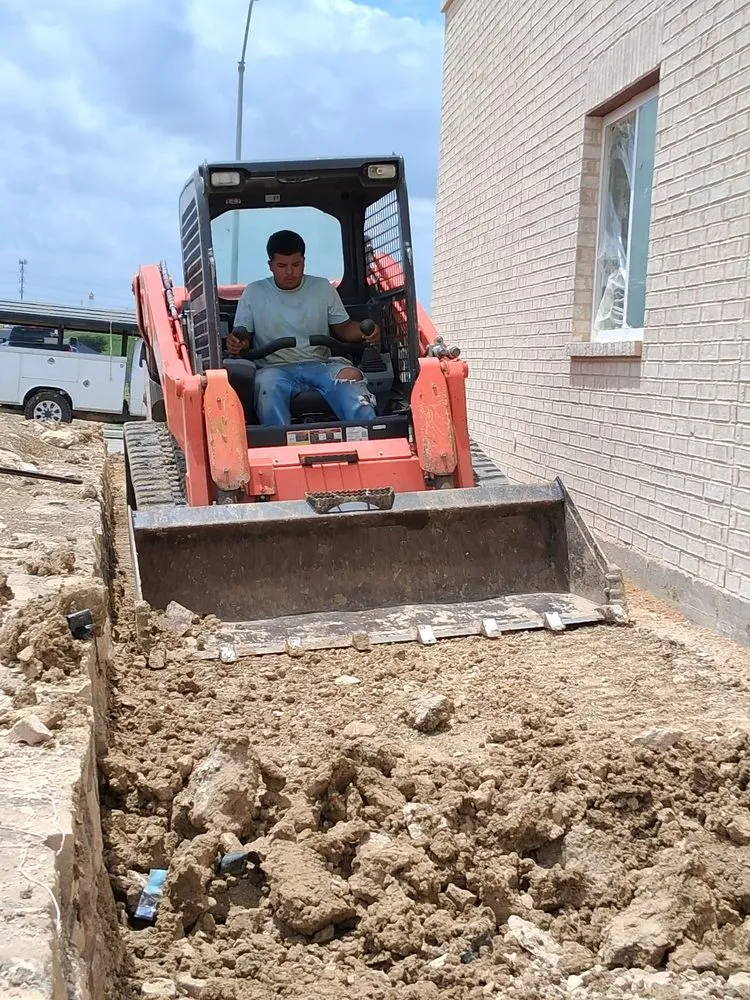 Local lawn mowing service experts serving Arlington, TX - Gabriels Construction