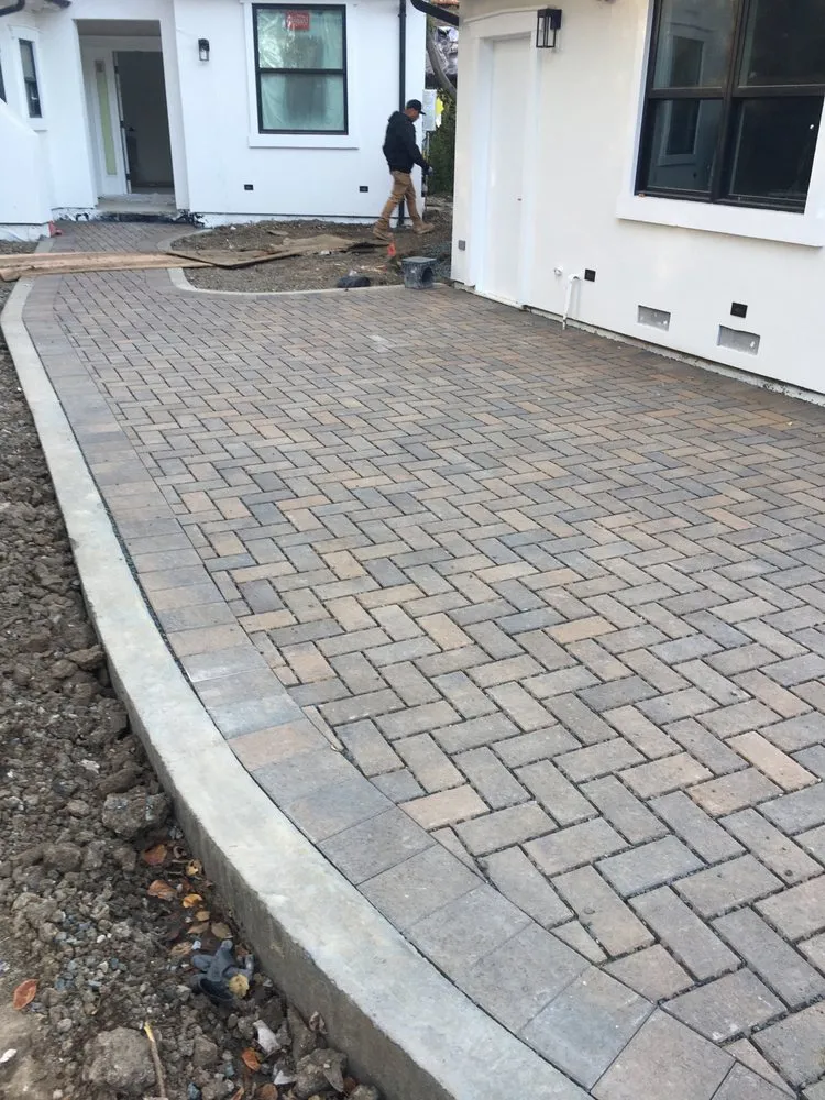 Expert yard maintenance experts serving Riverside, CA - Gabriel's Landscaping