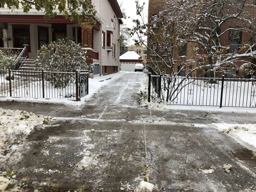 Custom yard maintenance experts serving Cicero, IL - Gabriel's Lawncare