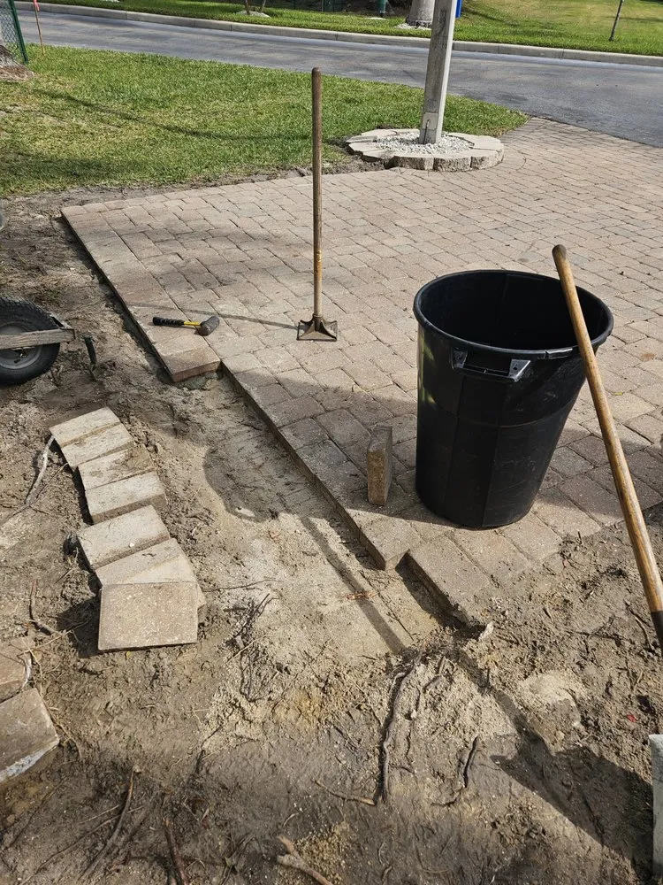 Local yard maintenance in Fort Myers, FL by GabrielsLawnServices