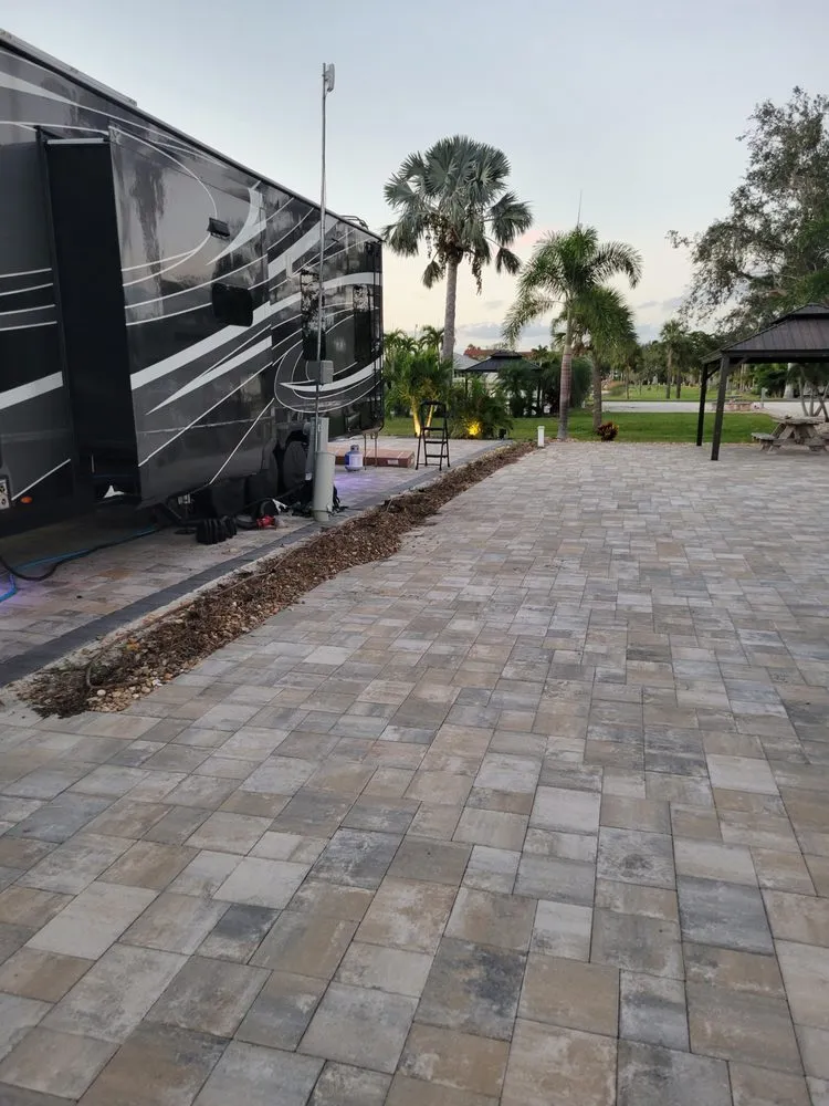 Trusted lawn mowing service near you across Fort Myers, FL - GabrielsLawnServices