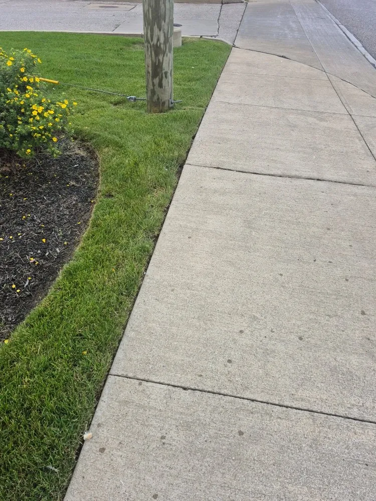 Professional lawn care service experts serving Painesville, OH - Gabriola s' Brothers Landscaping