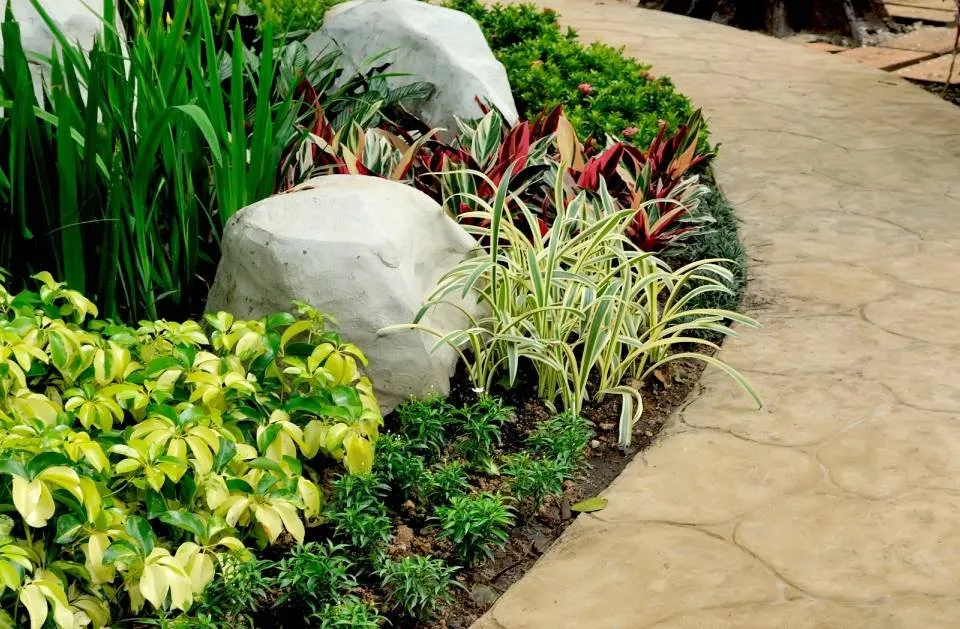 Custom garden landscaping for year-round maintenance in Stuart, FL by GAF Professional Landscaping