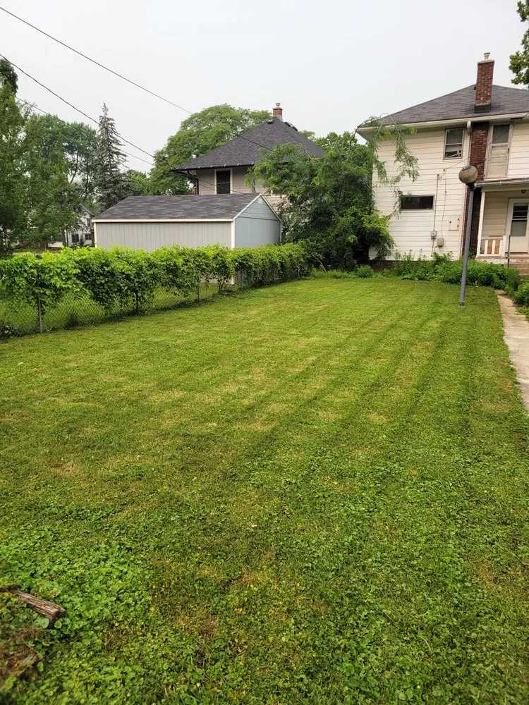 Trusted lawn mowing service for homes in Fort Wayne, IN by Gage's Lawn Care