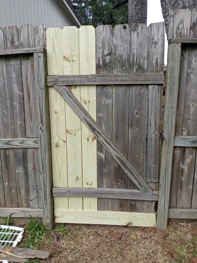 Reliable lawn mowing service in Crosby, TX by Gaia All In One