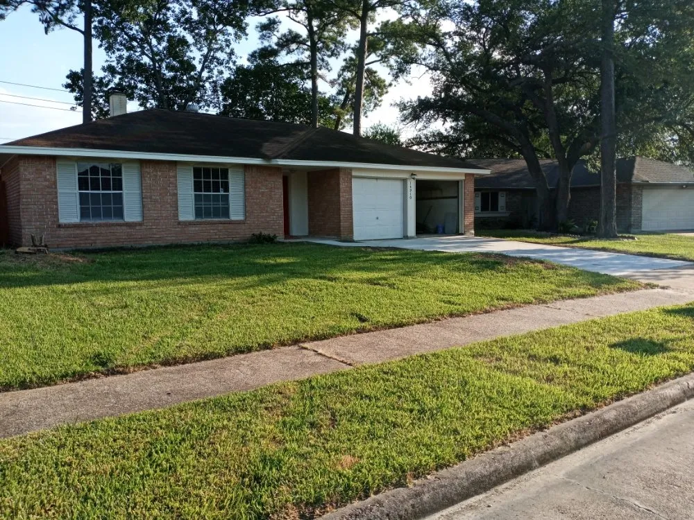 Trusted lawn mowing service in Crosby, TX by Gaia All In One