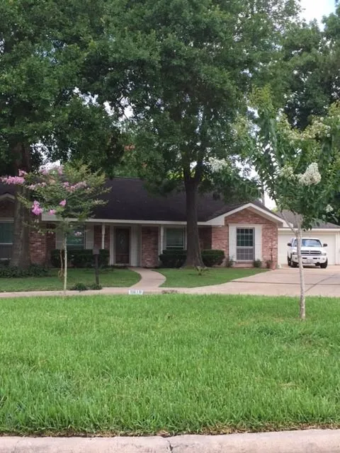 Top-rated landscaping services experts serving Huntsville, TX - Gail's Lawn Service & Landscaping