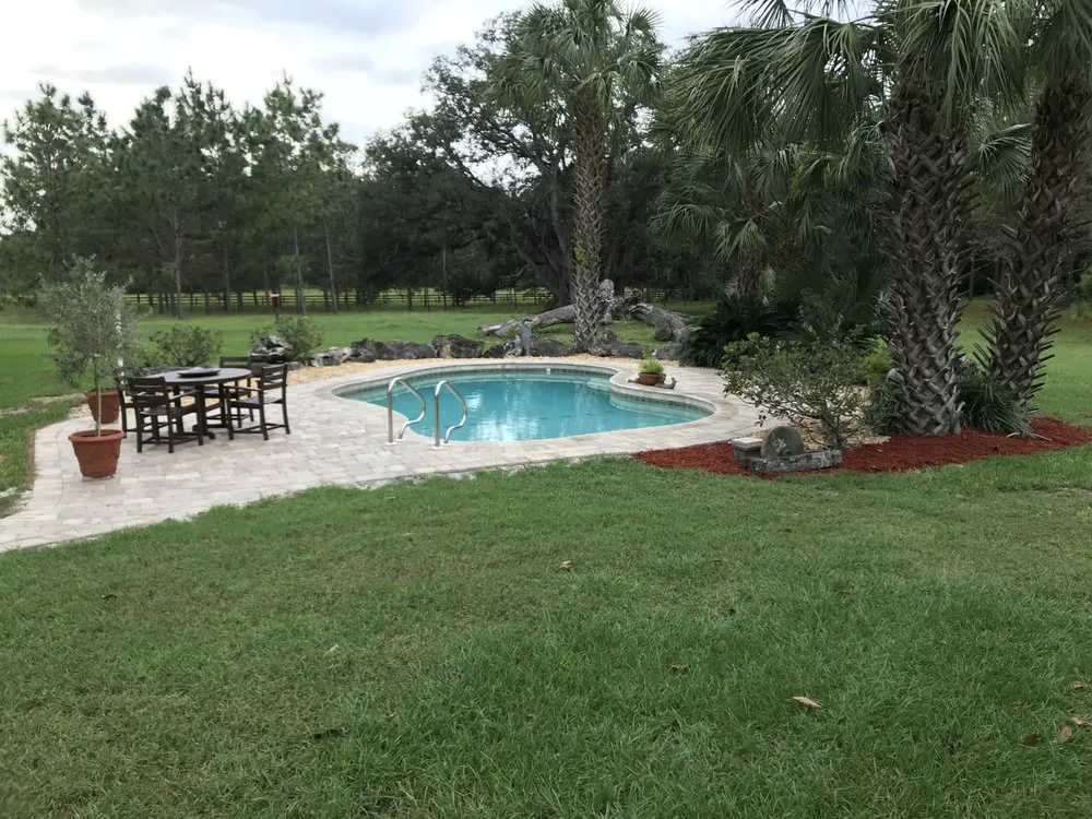 Custom garden landscaping in Gainesville, FL by Gainessville Lawn Care