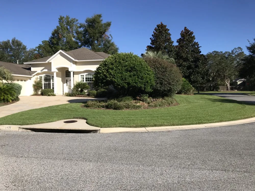 Expert lawn mowing service in Gainesville, FL by Gainessville Lawn Care