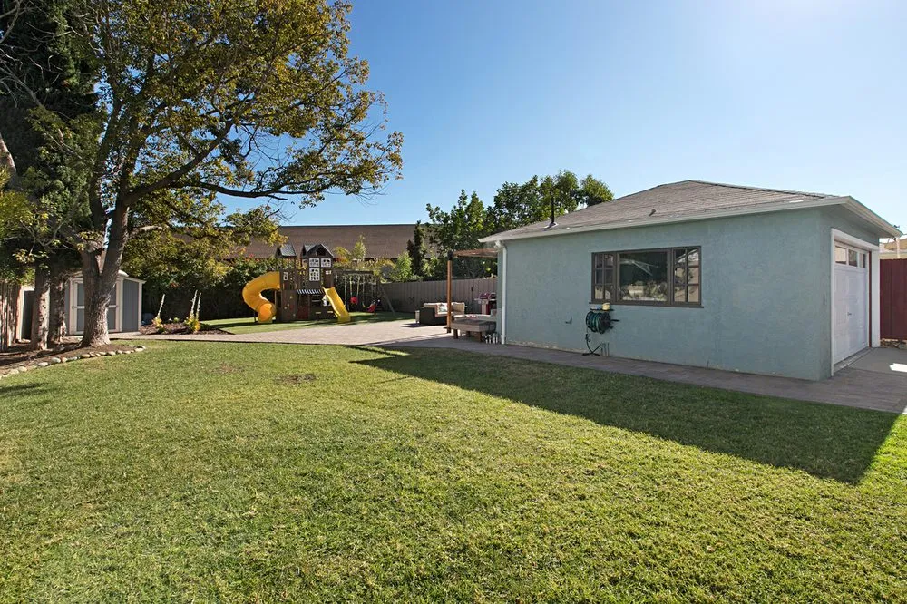 Reliable lawn care service in Escondido, CA by Gala Services