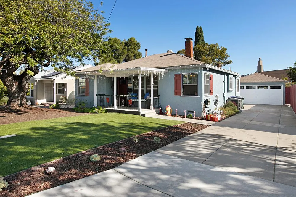 Top-rated lawn care service in Escondido, CA by Gala Services