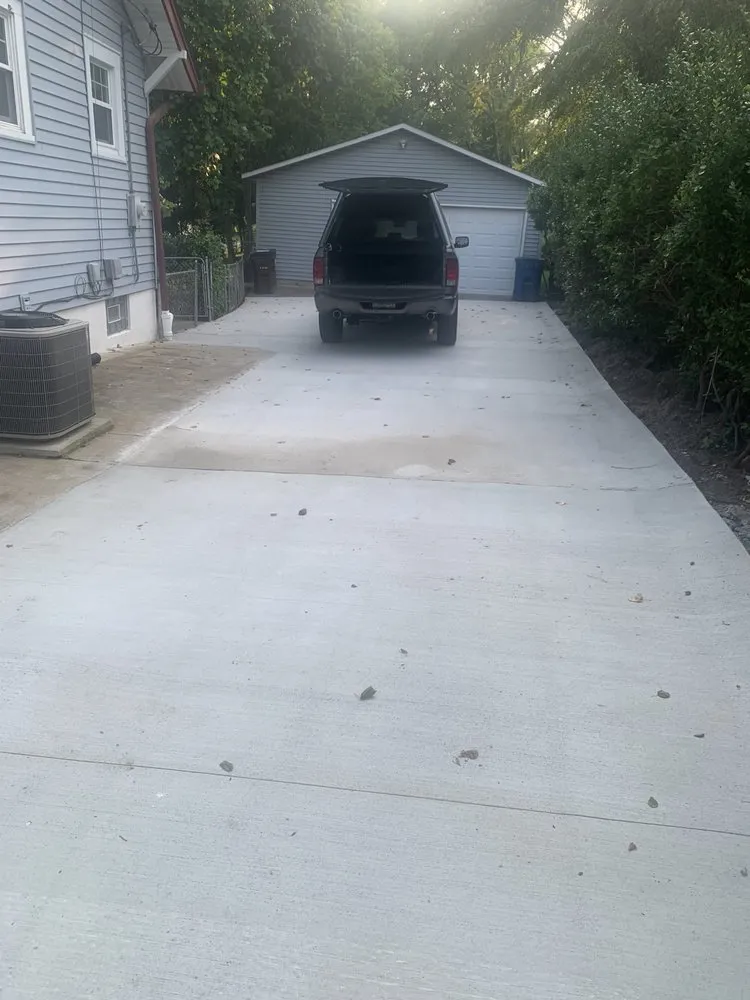 Professional garden landscaping in Saint Louis, MO - Galaxy Lawn Care & Landscape