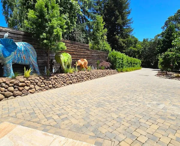 Reliable lawn care service with custom design in Menlo Park, CA by Galicia Landscapers