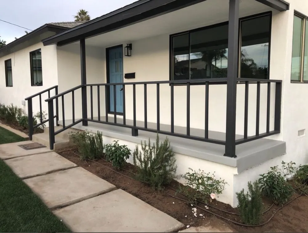 Professional yard cleanup service in Clinton, MD - Galindo Contractor