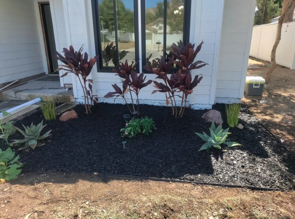 Trusted lawn mowing service in Clinton, MD by Galindo Contractor