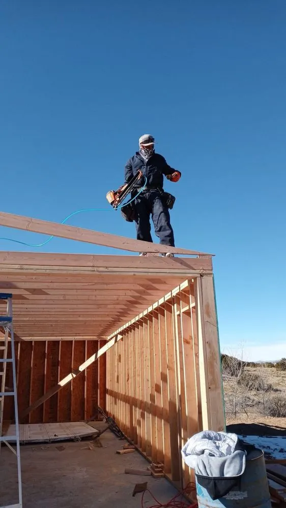 Top-rated lawn care service for beautiful yards in Santa Fe, NM by Gallardo’s handyman