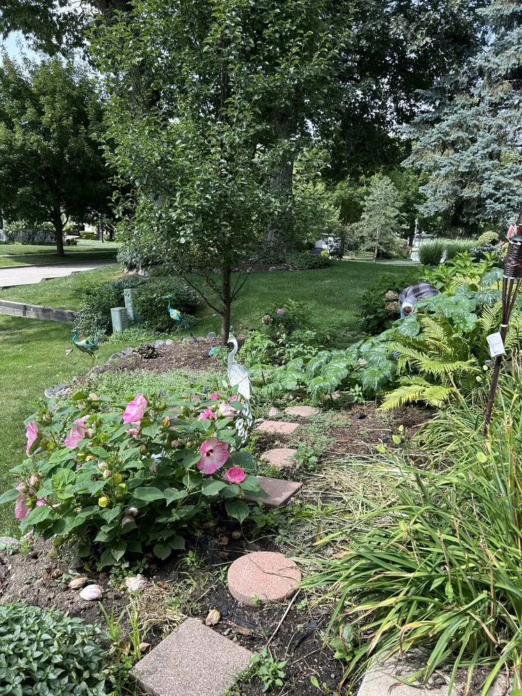 Expert yard maintenance in Waukegan, IL by Gallardo’s Landscaping
