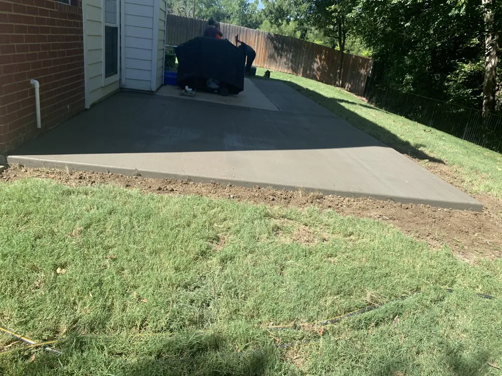 Professional yard maintenance for year-round maintenance in Arlington, TX by Gallegos Concrete Services