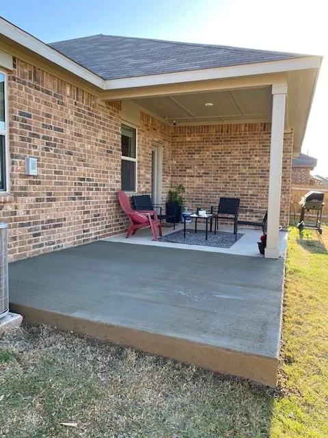 Top-rated lawn mowing service for residential properties across Arlington, TX - Gallegos Concrete Services