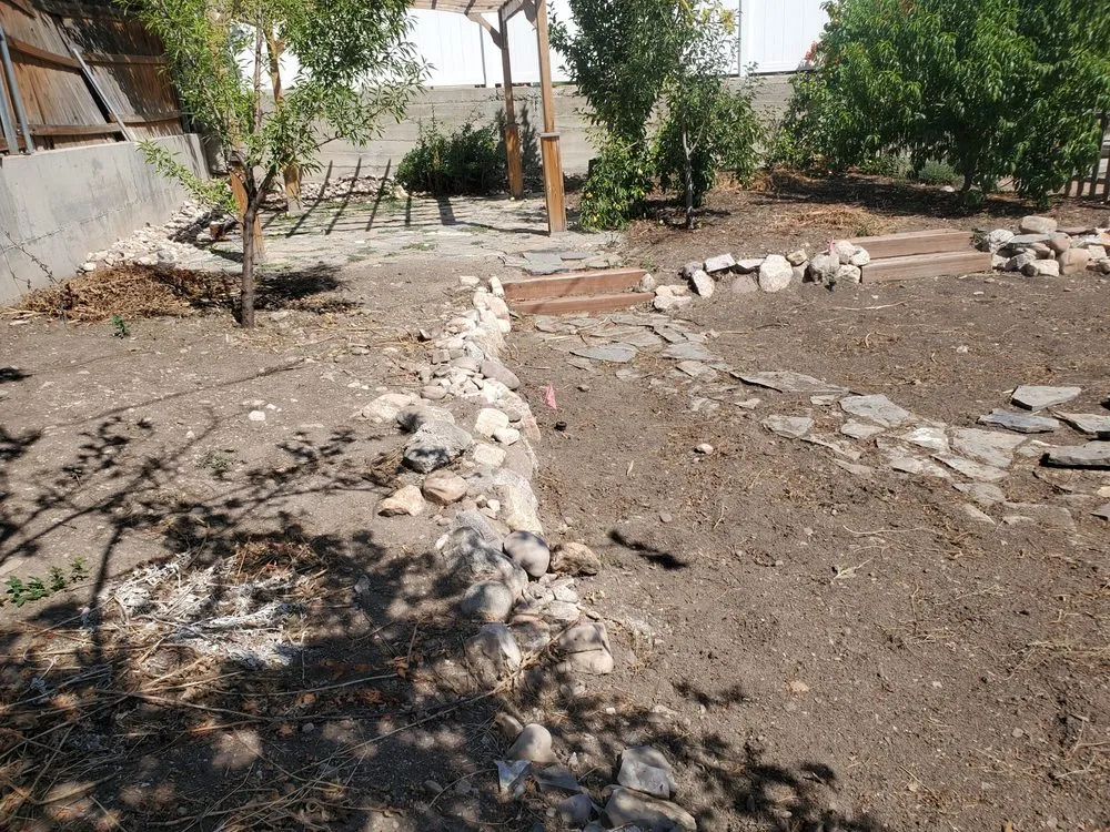 Trusted yard maintenance experts serving Kearns, UT - Gallo Azul Landscaping Maintenance