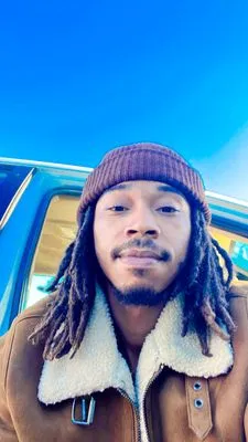 Gallos Lawn Care & House Cleaning Logo