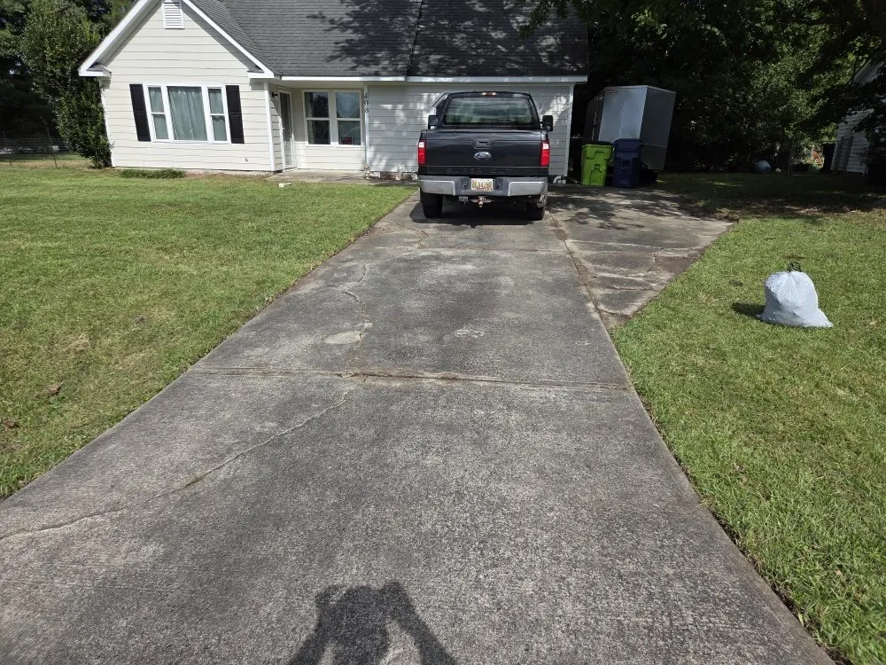 Expert yard maintenance in Jacksonville, FL by Galloway Lawn And Landscape
