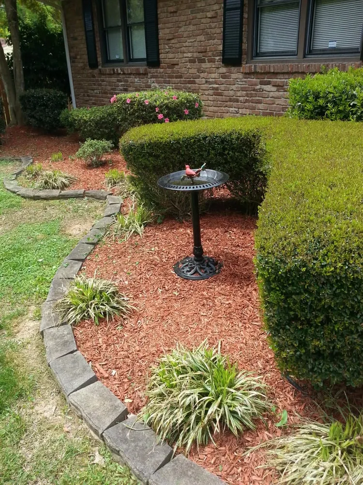 Custom outdoor landscaping experts serving Chattanooga, TN - Galloway's Lawn Service